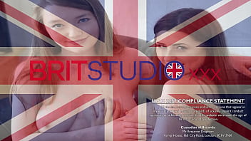 Two hot lesbians make each other cum