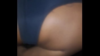 Parei a moto no beco e meti leite na buceta dela ali mesmo filha da puta gostosa