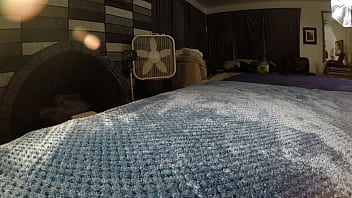 Blonde with smokin body loves to suck dick