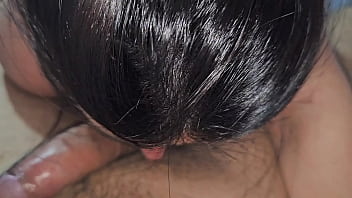 Judiando da garganta da esposa em uma garganta profunda hardcore