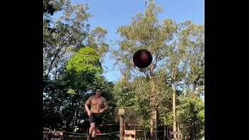 The guys play the rt game i want to play the bskt game every ball i put inos caras fazem rt game quero fazer o bskt ga