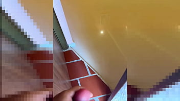 Pillada madrastra nalgona fortandose el coño y sacudiendo el culo en su habitacion hasta el orgasmo