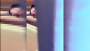 Pillada madrastra nalgona fortandose el coño y sacudiendo el culo en su habitacion hasta el orgasmo