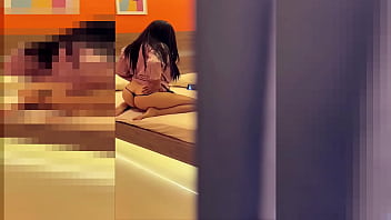 Pillada madrastra nalgona fortandose el coño y sacudiendo el culo en su habitacion hasta el orgasmo