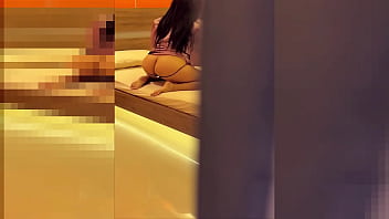 Pillada madrastra nalgona fortandose el coño y sacudiendo el culo en su habitacion hasta el orgasmo