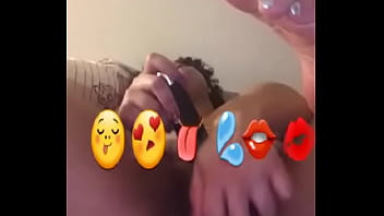 Latino creams on cam