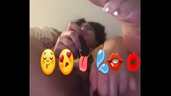 Latino creams on cam