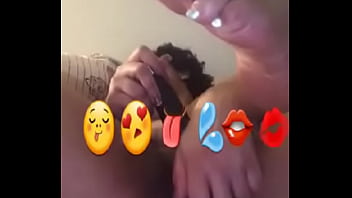 Latino creams on cam