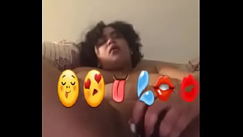 Latino creams on cam