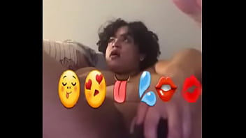 Latino creams on cam