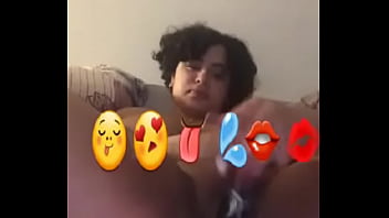 Latino creams on cam