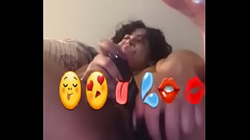 Latino creams on cam