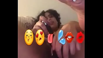 Latino creams on cam