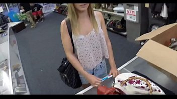 Amateur angel show her curves