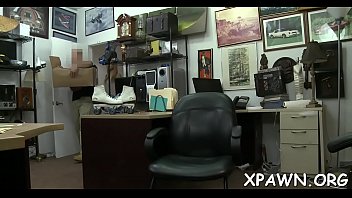 Amateur angel show her curves