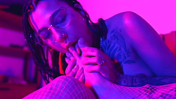 Latin Girl Sucks Her Sexy Toes With Masturbation thumbnail