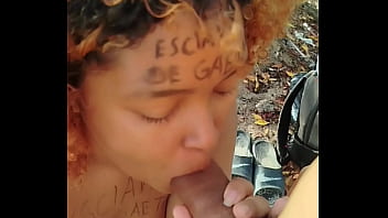 Risky blowjob on the beach i came on her face