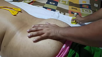 Nonton Mou Bhabi Get Her Body Pain Relieved After Relaxing Body Massage thumbnail