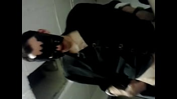 Alina im waschraum gefickt