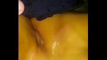 Dildo squirting