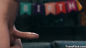 Liz Excitedly Unwraps Kei thumbnail
