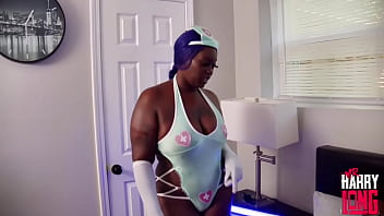 Big booty ebony saves the day working hard to get the nut out