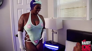 Big booty ebony saves the day working hard to get the nut out