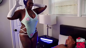 Big booty ebony saves the day working hard to get the nut out