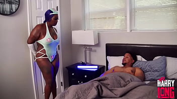 Big booty ebony saves the day working hard to get the nut out