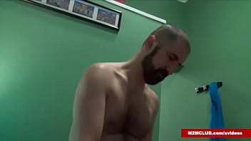 Machos Españoles Cogiendo thumbnail