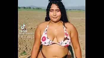 Gordita baila sensual