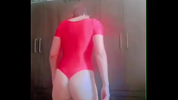 Esposa tirando a saia