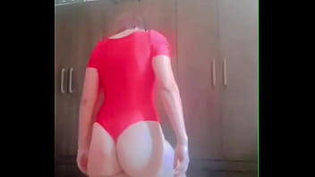 Esposa tirando a saia