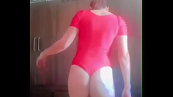 Esposa tirando a saia