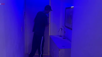 Mii angels e dut su sendo comida com força pelo primo