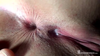 Pixie shows off nude