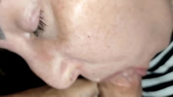 Coleção de boquete amador da minha putinha ela adora me chupar e ganhou gozada na boca 2 vezes sentindo o sabor da minha porra na sua boca quente