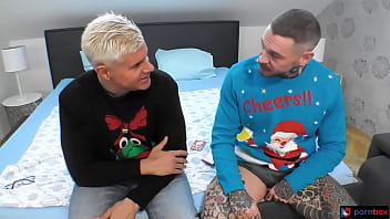 Double cumshot on squirting pussy of anal freak maddy black