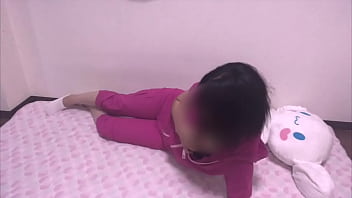 【素人】沢山ももかのおっぱい舐めて。私も大きいおちんぽ挿れられてる想像してオナニーします。気持ちい…