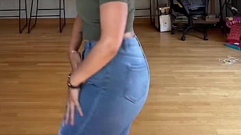 Showcasing perfect ass xalanamichelle twitch streamer