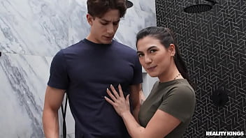 Whole v reality kings