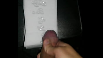 Huge load 10 gozando muito jatos