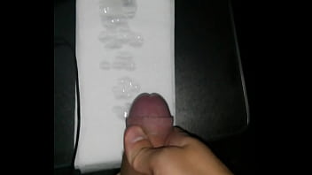 Huge Load 10 Gozando Muito Jatos thumbnail