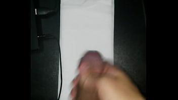 Huge load 10 gozando muito jatos