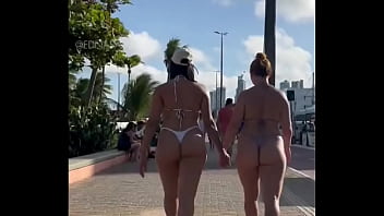 Uma morena e uma ruiva vcs shippan