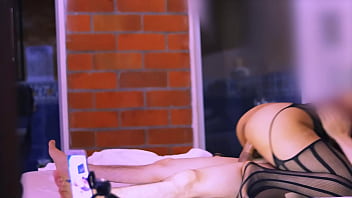 Madrastra y el compañero de su herm