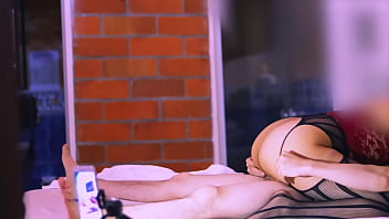 Madrastra y el compañero de su herm