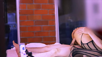 Madrastra y el compañero de su herm