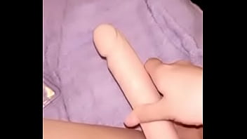 Sonnyhoney plays with herself