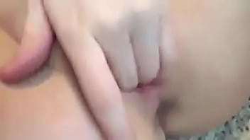 Tocandome lista para una polla